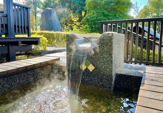 微水清清足浴亭