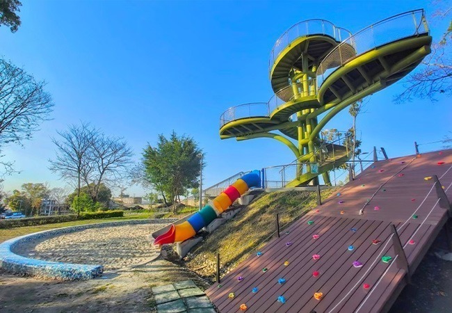 景觀台與兒童遊戲區