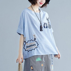 §獨具衣格§ J1722 配條貓咪刺繡上衣-大尺碼