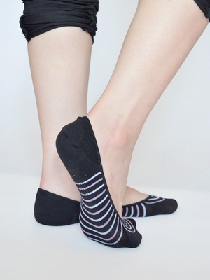 貝柔吸濕速乾足底止滑襪套-氣質條紋