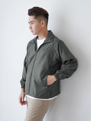 貝柔防潑水輕風衣(男)_深灰