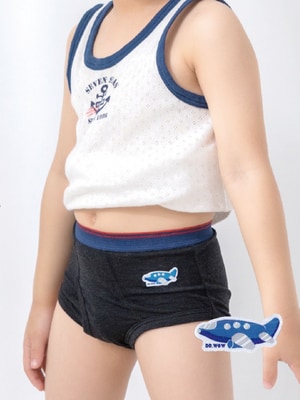 貝柔天絲棉舒膚平衡童男三角褲-貼布繡飛機