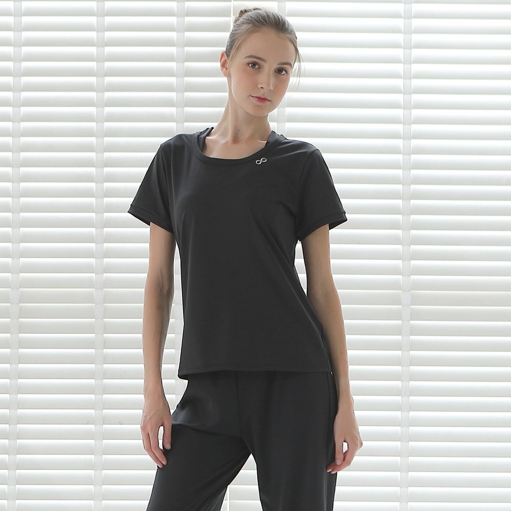 短袖、五分袖 Short Sleeves 短袖、五分袖 Short Sleeves