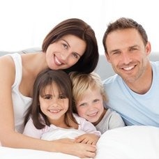 食材嚴選非基因改造、含有大豆蛋白、大豆纖維製成的素品，搭配天然的季節時蔬烹煮而成一道道的美味素食燉湯料理，讓您的味蕾滿足，吃得養生又健康