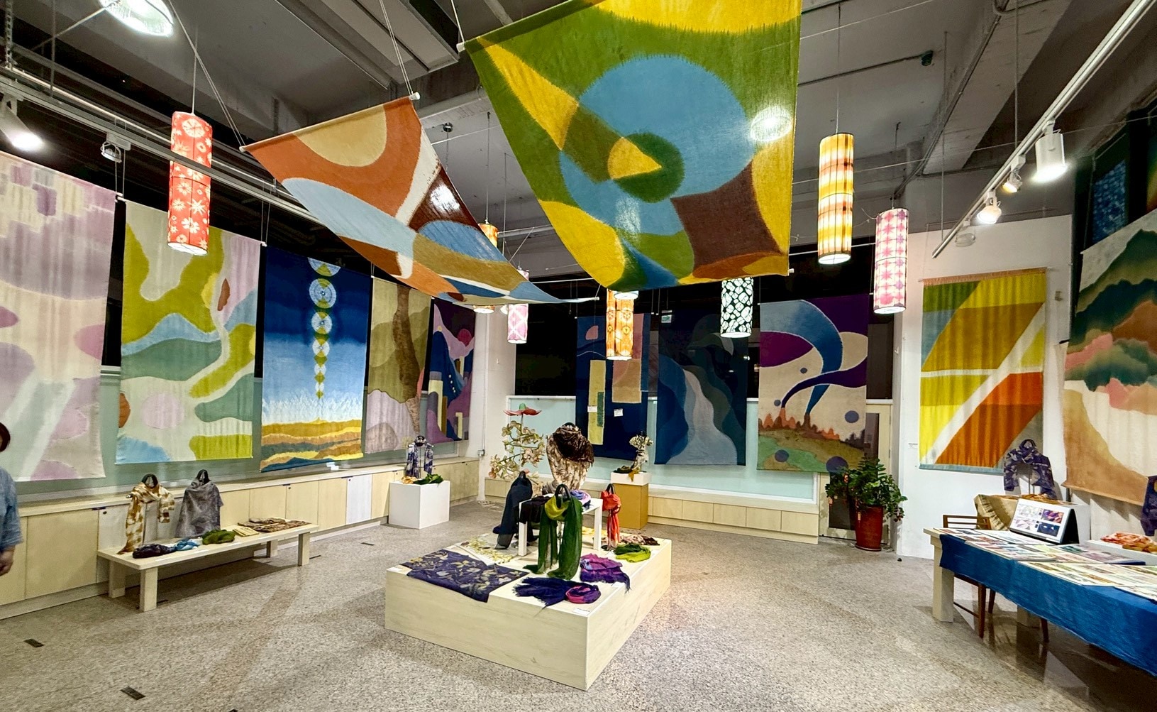 LINE_ALBUM_2025.11.23期末成果展_251125_35