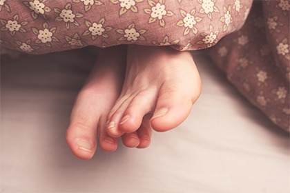 腳趾縫癢就是香港腳嗎？透氣排汗是關鍵！