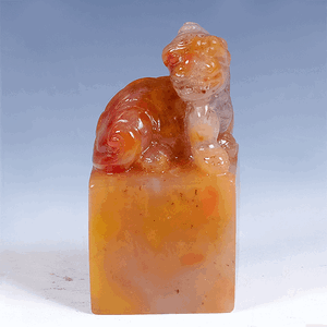 月蠟石 祥獅獻瑞鈕