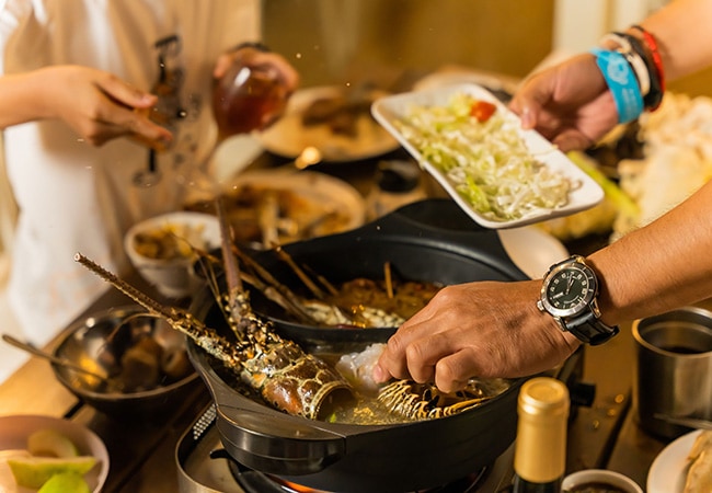 可任選2種主廚特製湯底