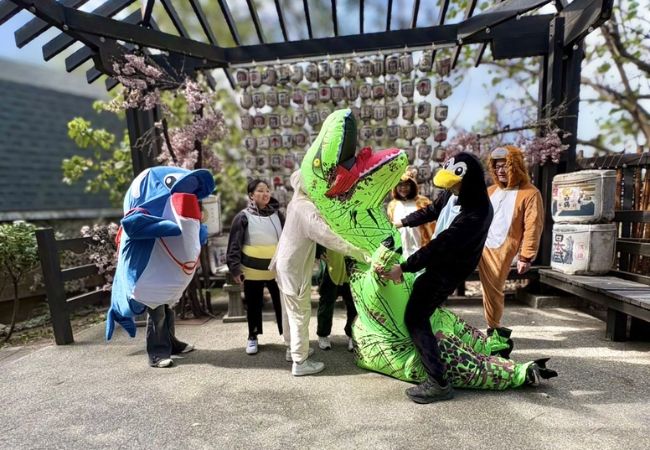 向海那漾 充氣恐龍裝體驗