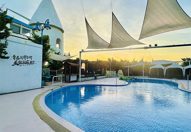 Beachside Swimming Pools & Coastal Activities