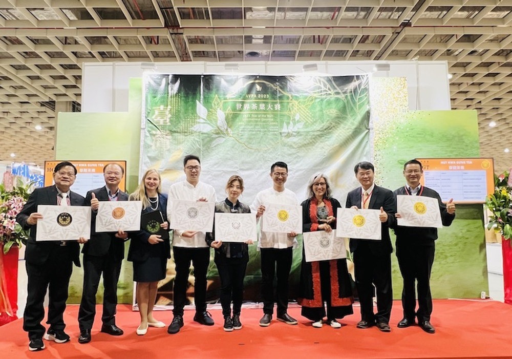 【口碑報導】台灣之光「HGT華剛茶業」五度榮獲法國巴黎AVPA世界茶大賽多項殊榮