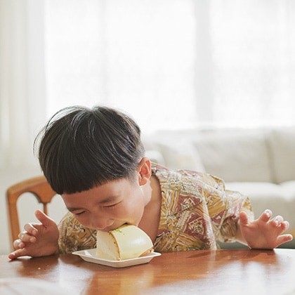 《新手爸媽必看》寶寶的第一口蛋糕:挑選重點與注意事項 《新手爸媽必看》寶寶的第一口蛋糕:挑選重點與注意事項