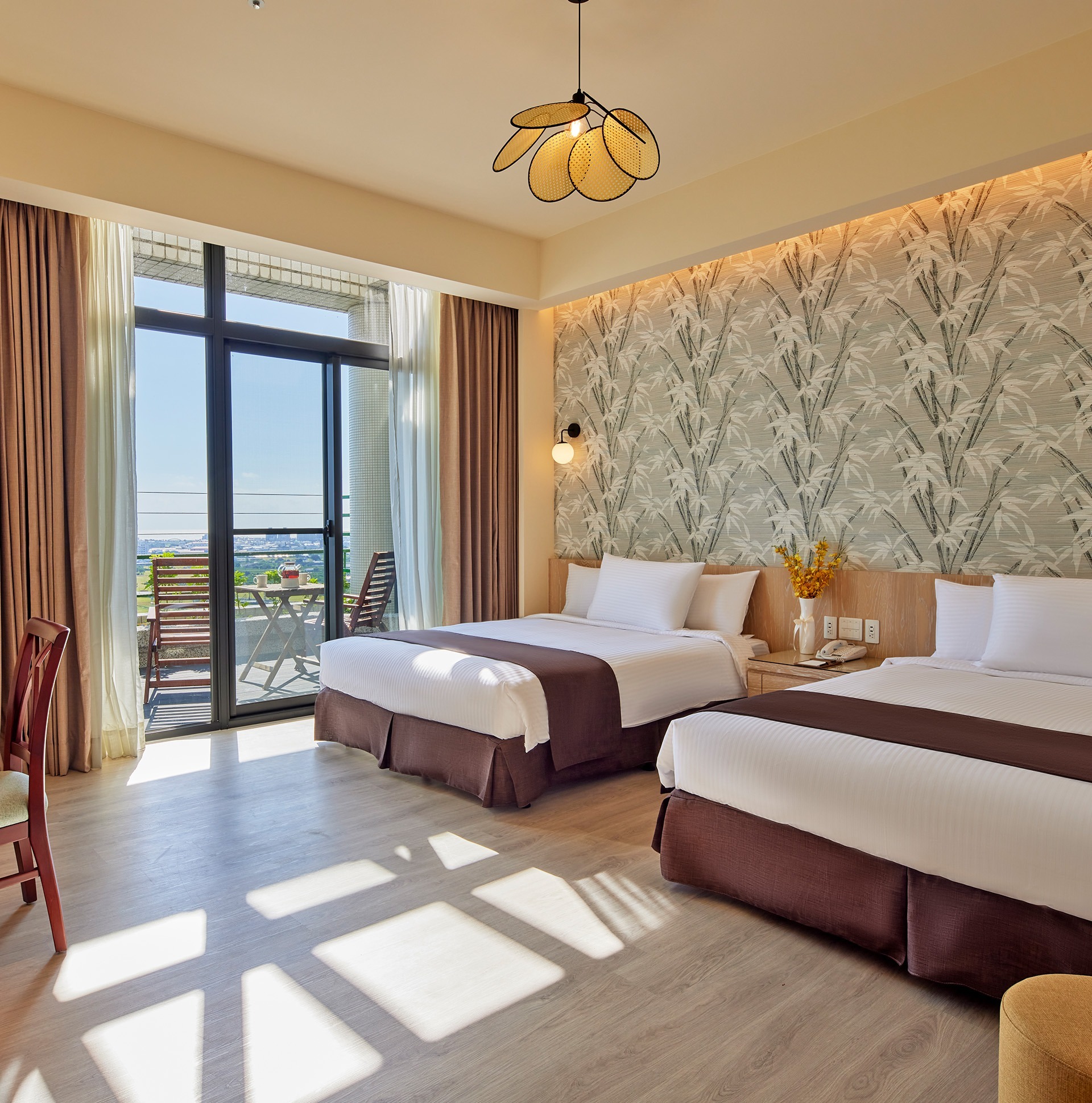 平日景觀(二大二小)豪華房一泊二食住宿券