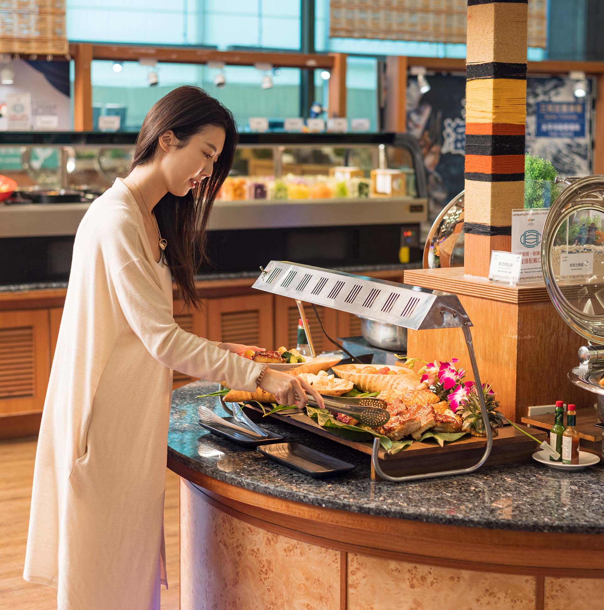 中庭自助晚餐乙客