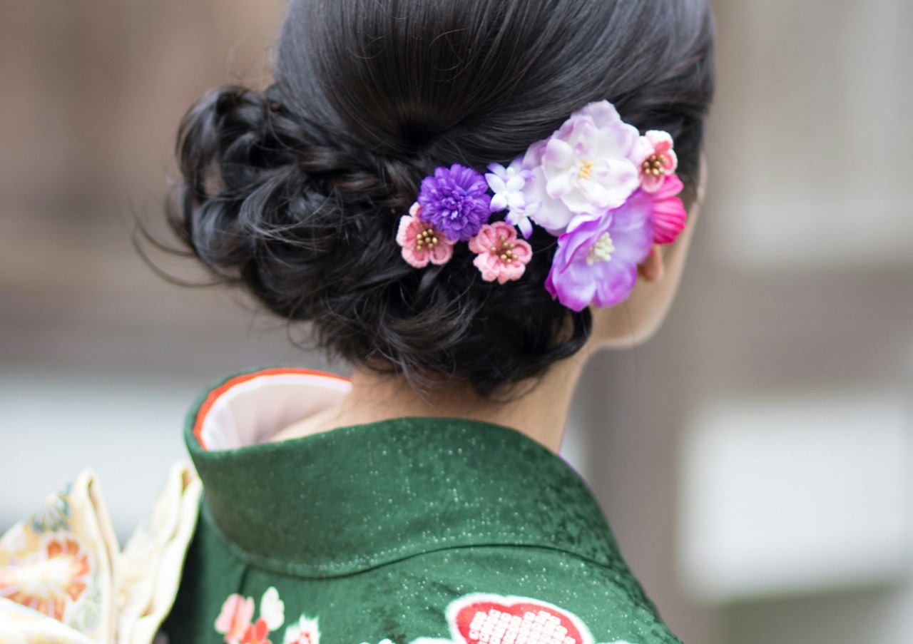 無論長髮短髮，皆可以以編髮、公主頭、盤髮、馬尾等方式，加上美美的綴飾，襯托出和服不一樣的美感。