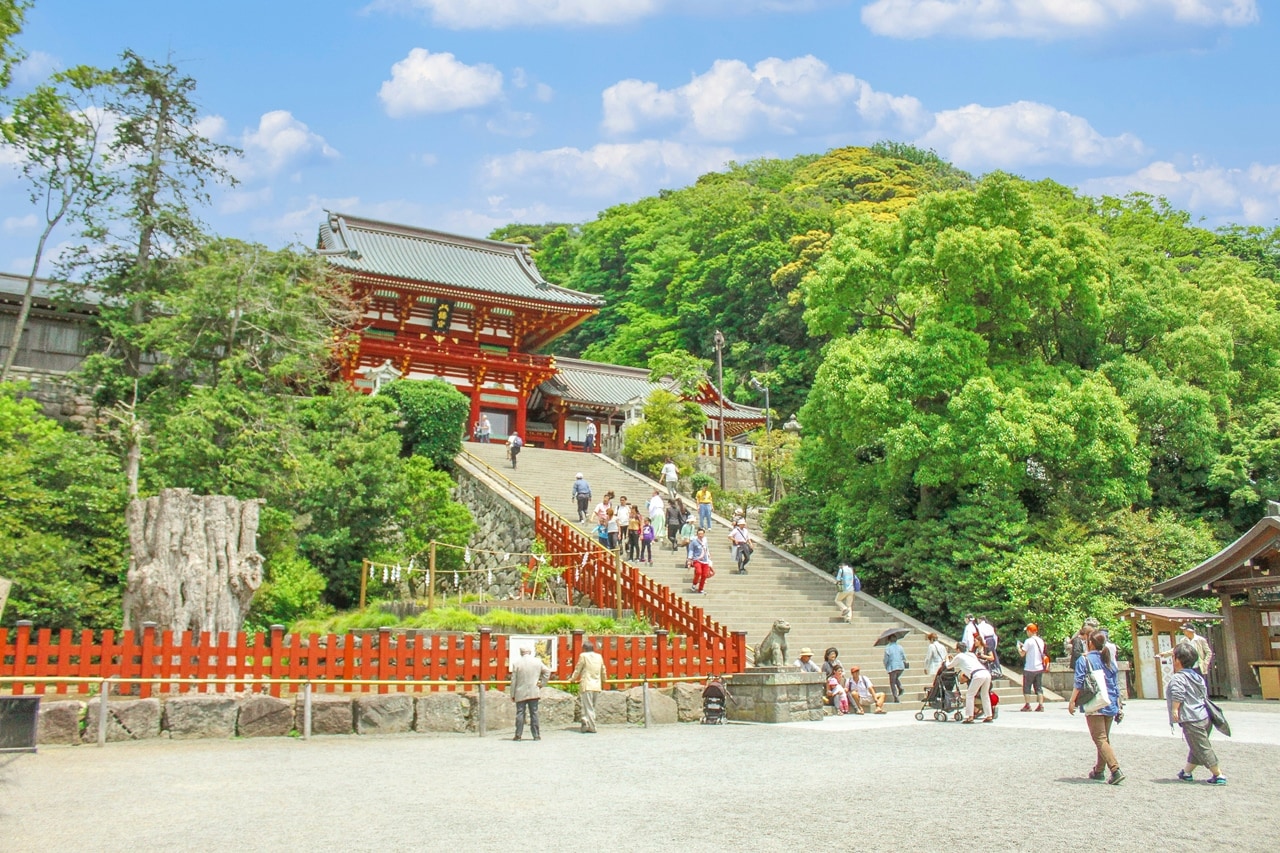 日本神社的歷史和起源可以追溯到日本最古老的宗教——神道教(另開新視窗)，它是日本土生土長的宗教，講究「萬物皆有靈」。