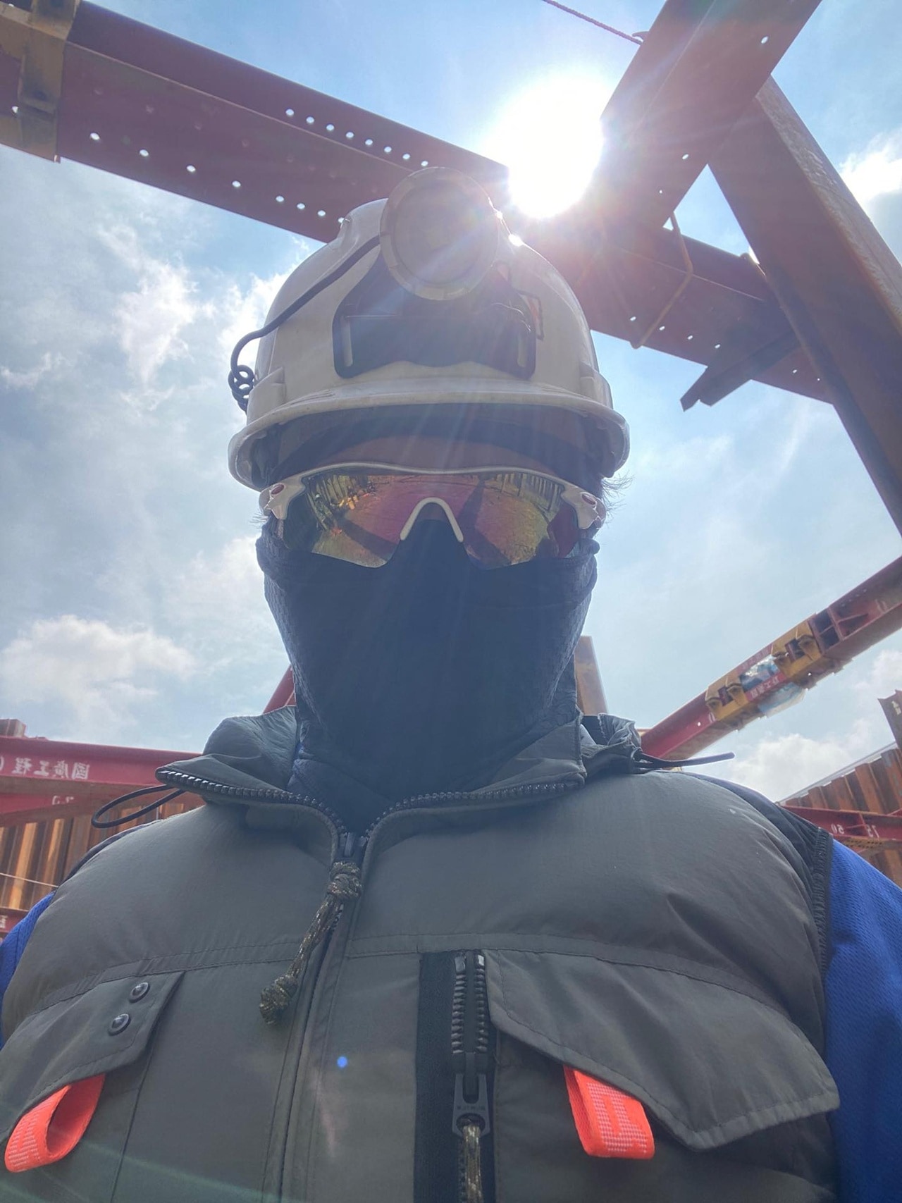 Burtle 空調衣風量強、外型最好看、穿起來最有精神，布料與風路設計都最成熟，日系品質穩定，是長時間作業者最推薦的品牌