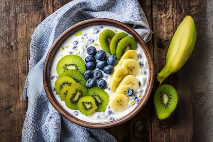 優格水果碗 – 清爽營養的健康早餐與點心 優格水果碗 – 清爽營養的健康早餐與點心